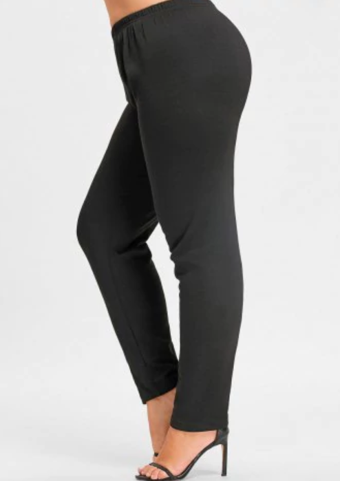 plus size e quadril largo  legging e salto delicado.png