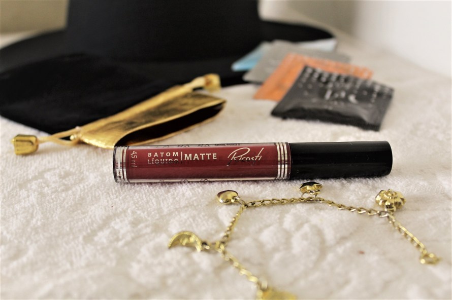 Batom pra durar da marca Ricosti.jpg